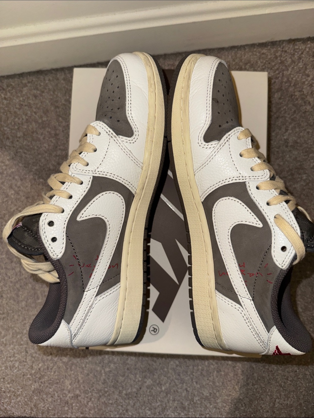 Travis Scott Reverse Mochas - Picture 5 of 11